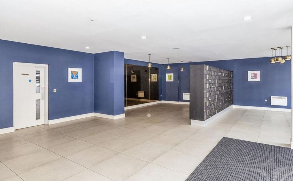 Property photo 2 of 5 Hallway