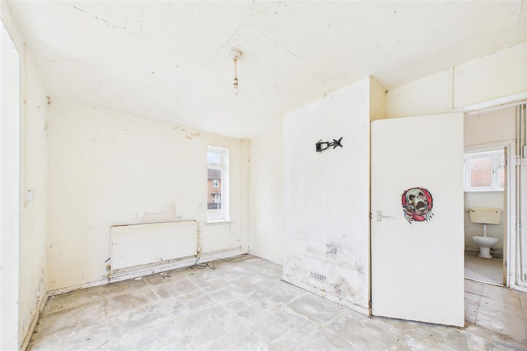Property photo 3 of 10 Cam01894G0-Pr0204-Still005.Jpg
