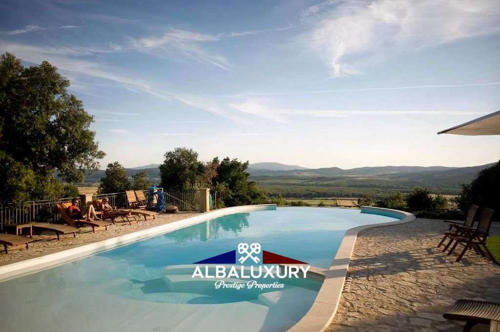 Property photo 2 of 47