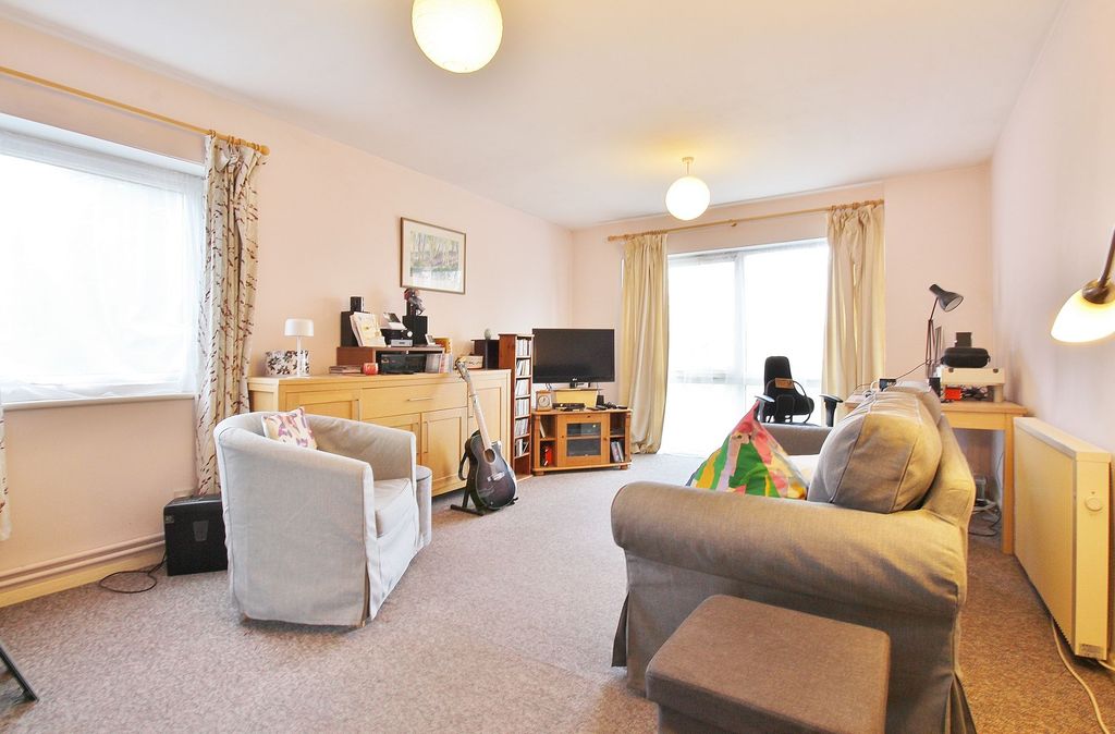 Property photo 2 of 8