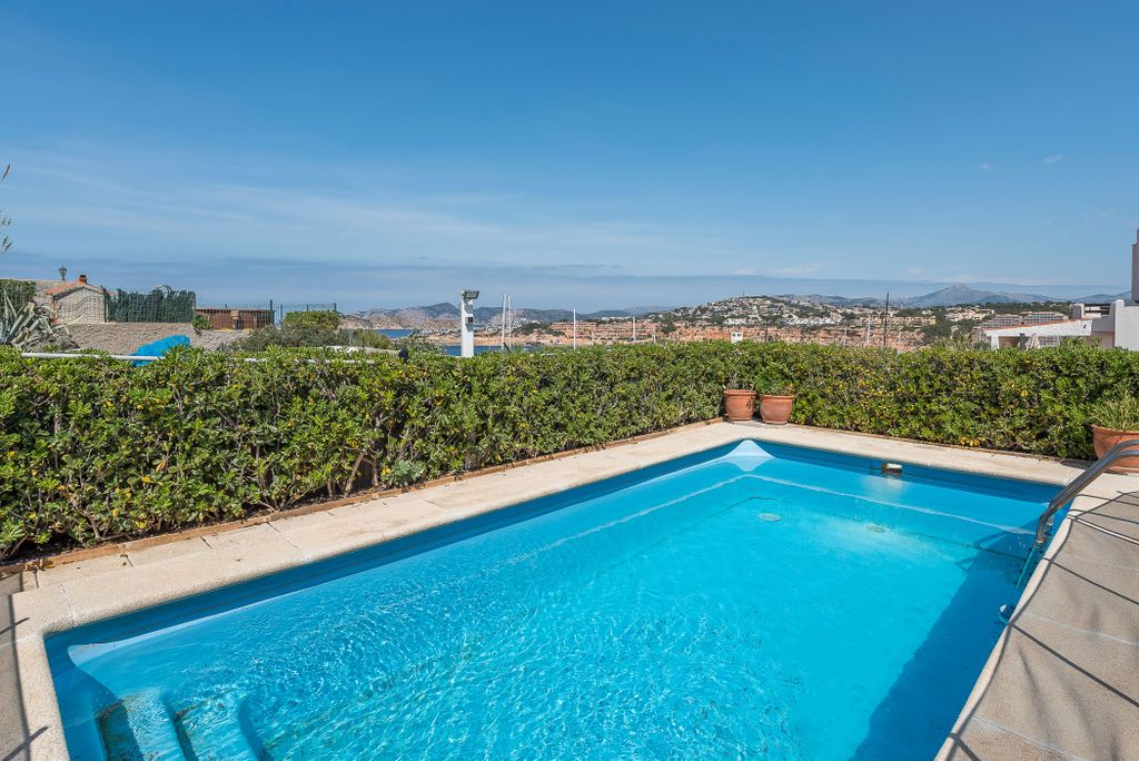 Property photo 2 of 18 House_Port Adrianao_66315_Web-49.Jpg