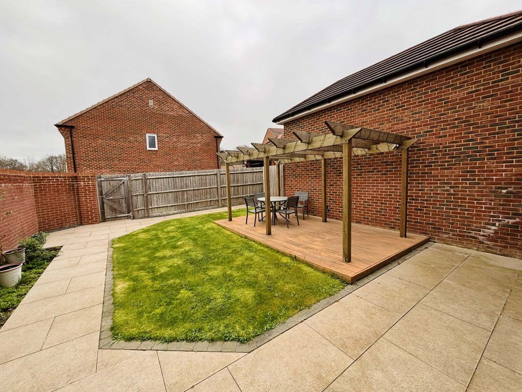 Property photo 2 of 17
