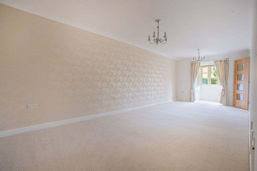 Property photo 3 of 14