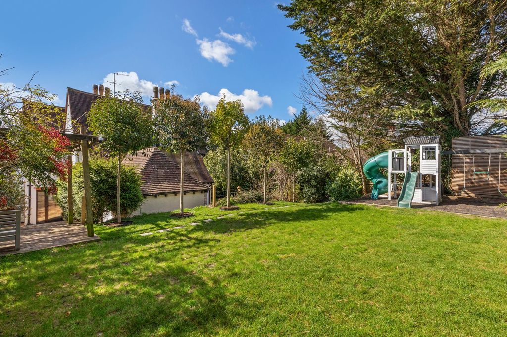Property photo 2 of 16