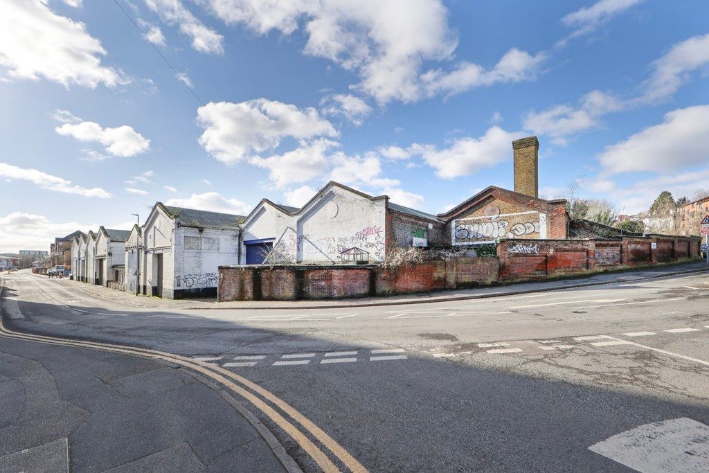 Property photo 1 of 16 Photo 12