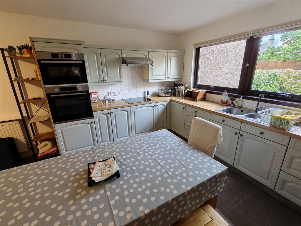 Property photo 3 of 15 Kitchen.Jpg
