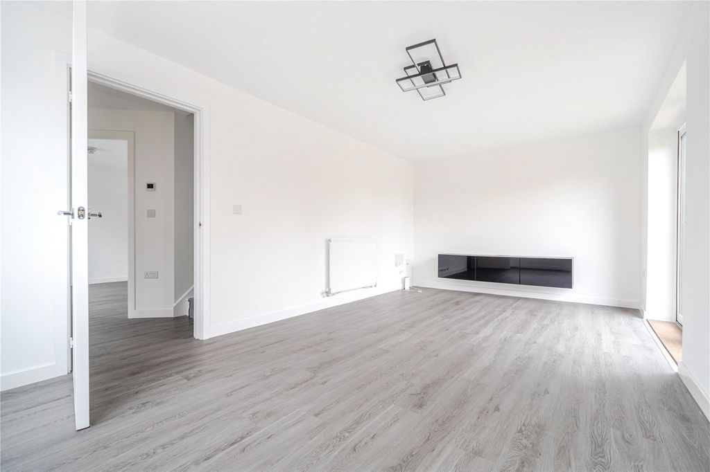 Property photo 3 of 24 Picture No. 13