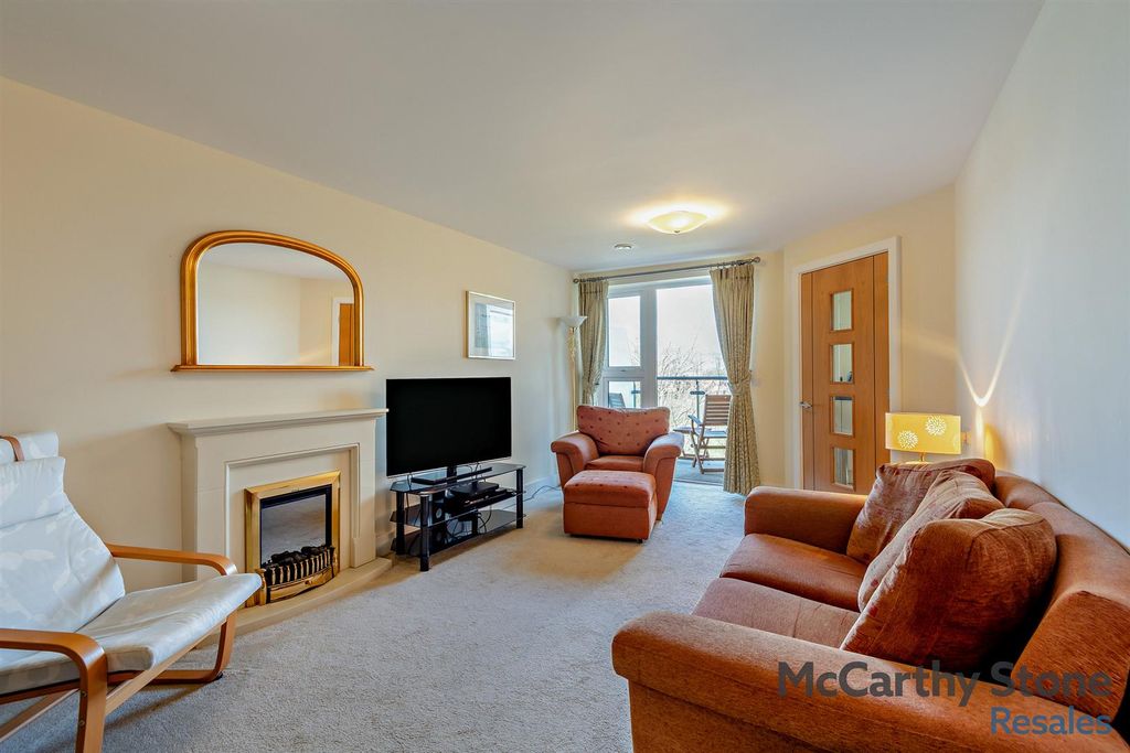 Property photo 1 of 32 8637434-Interior21-800.Jpg