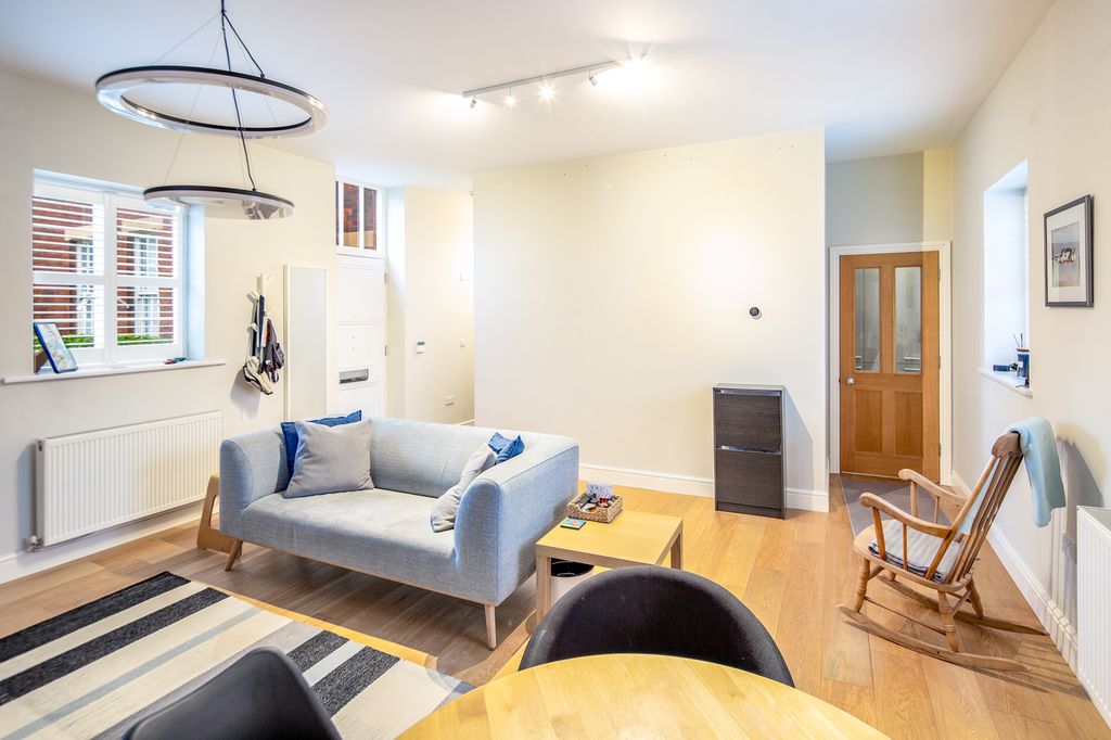 Property photo 3 of 17 Lounge Diner