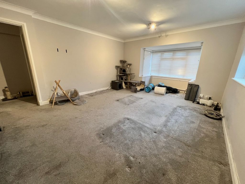 Property photo 2 of 9 3796082