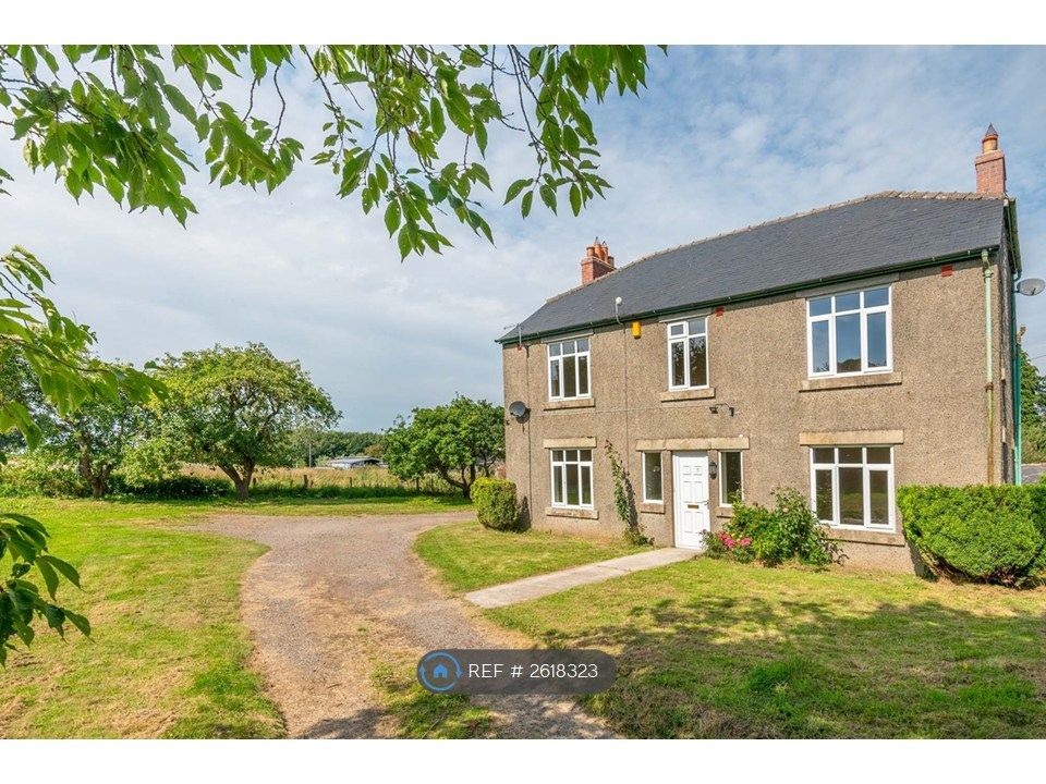 Property photo 2 of 30 Holme Farm House With Spacious Garden And Parking