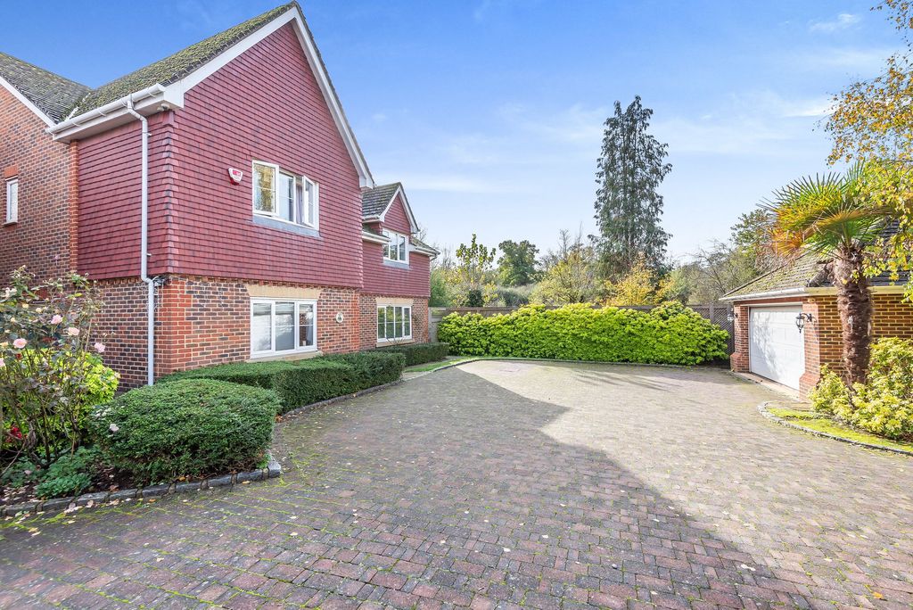 Property photo 1 of 25