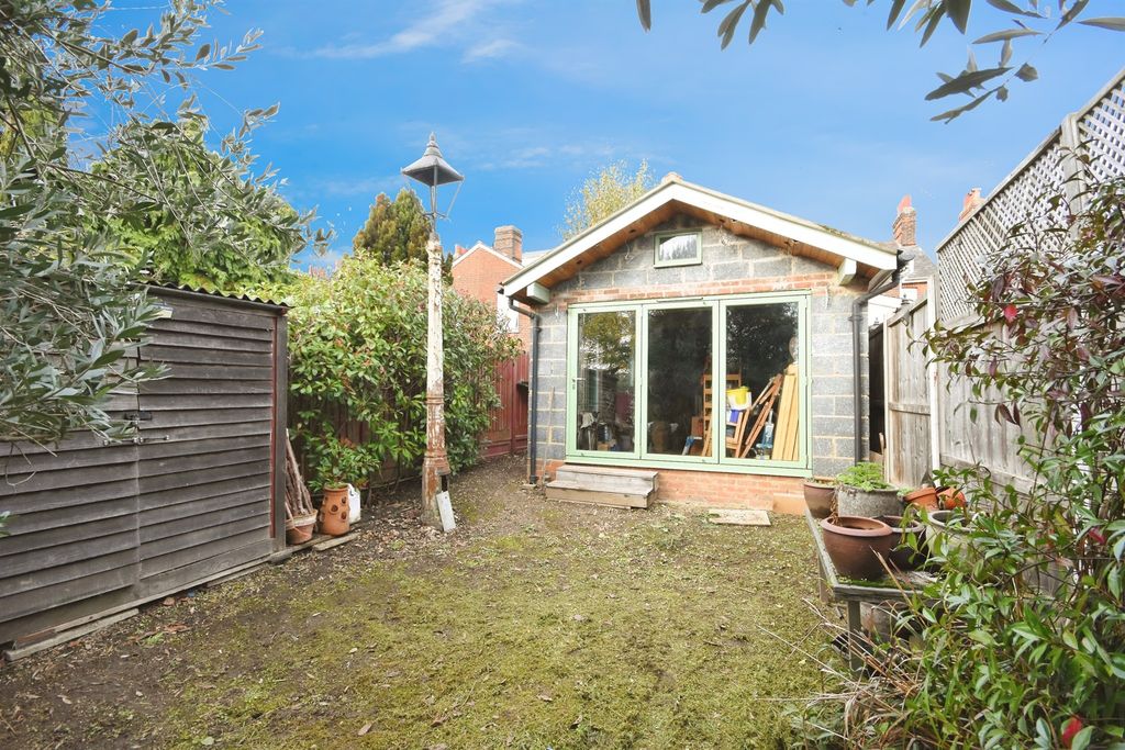 Property photo 2 of 21