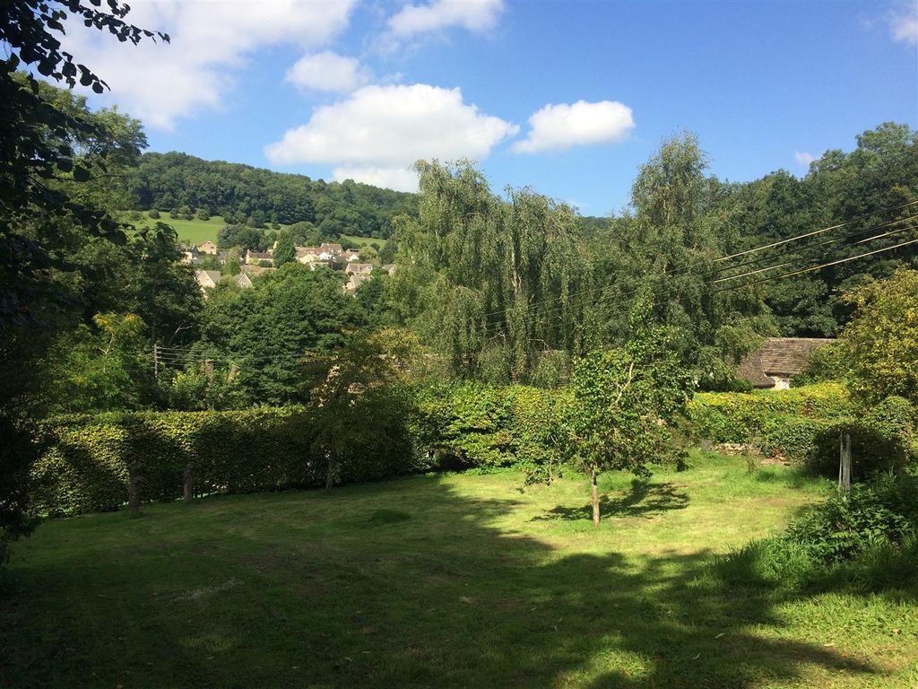 Property photo 2 of 27 Garden.Jpg