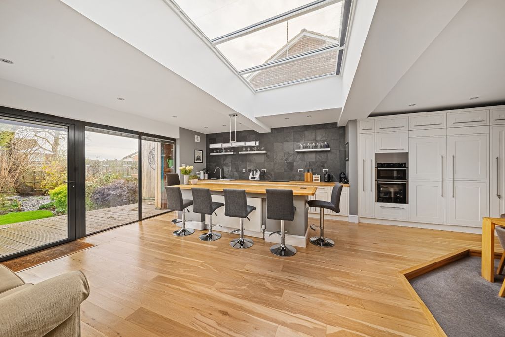 Property photo 3 of 39 38641710