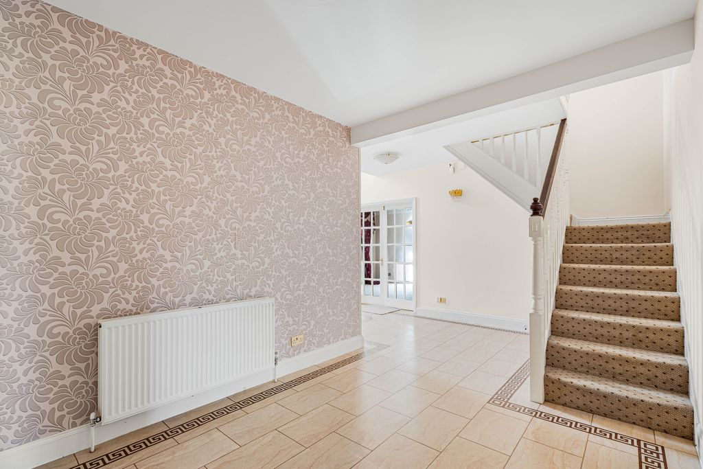 Additional image 5 of 5 bed detached house for saleMymms Drive, Brookmans Park AL9