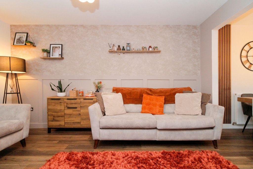 Property photo 3 of 35