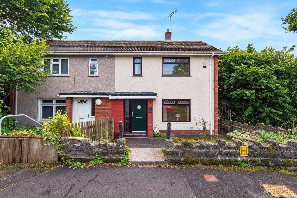Property photo 1 of 18 The Spinney Main .Jpg