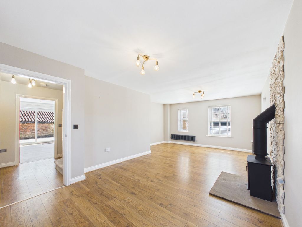Property photo 2 of 38