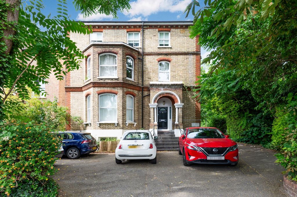 Property photo 1 of 8