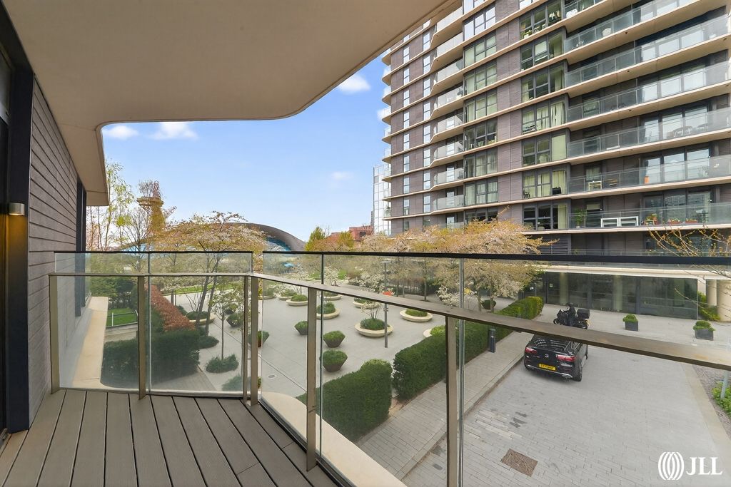 Property photo 2 of 18