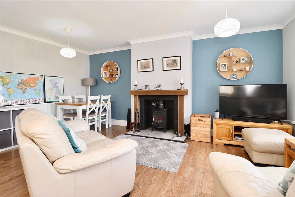 Property photo 3 of 15 Ddd873A8-42D2-4355-9C00-9569F5Afc895.Jpg