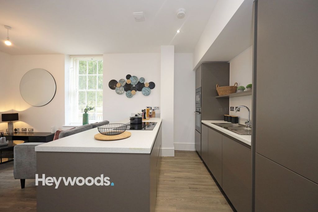 Property photo 2 of 36