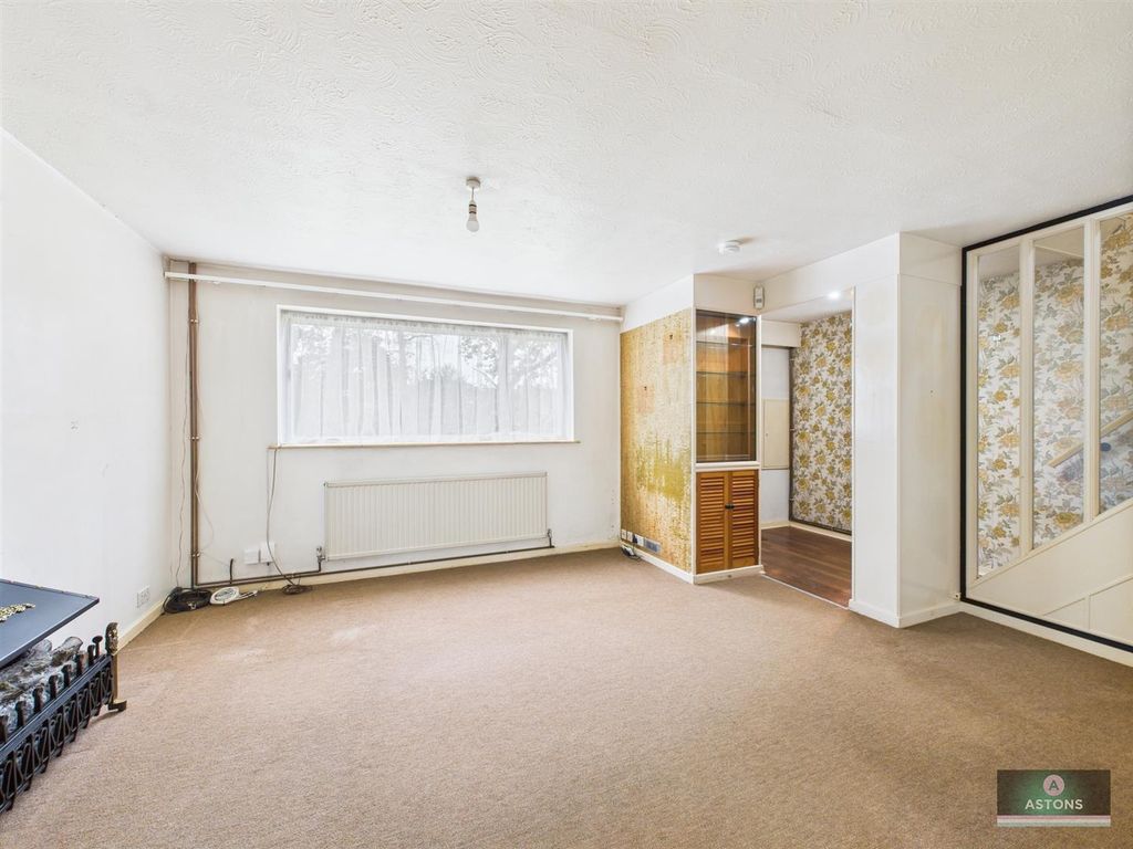 Property photo 2 of 17 Living Room