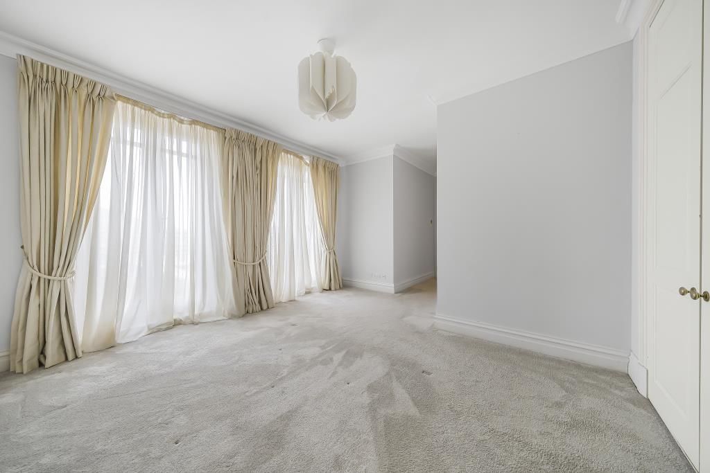 Property photo 3 of 10 Bedroom 1