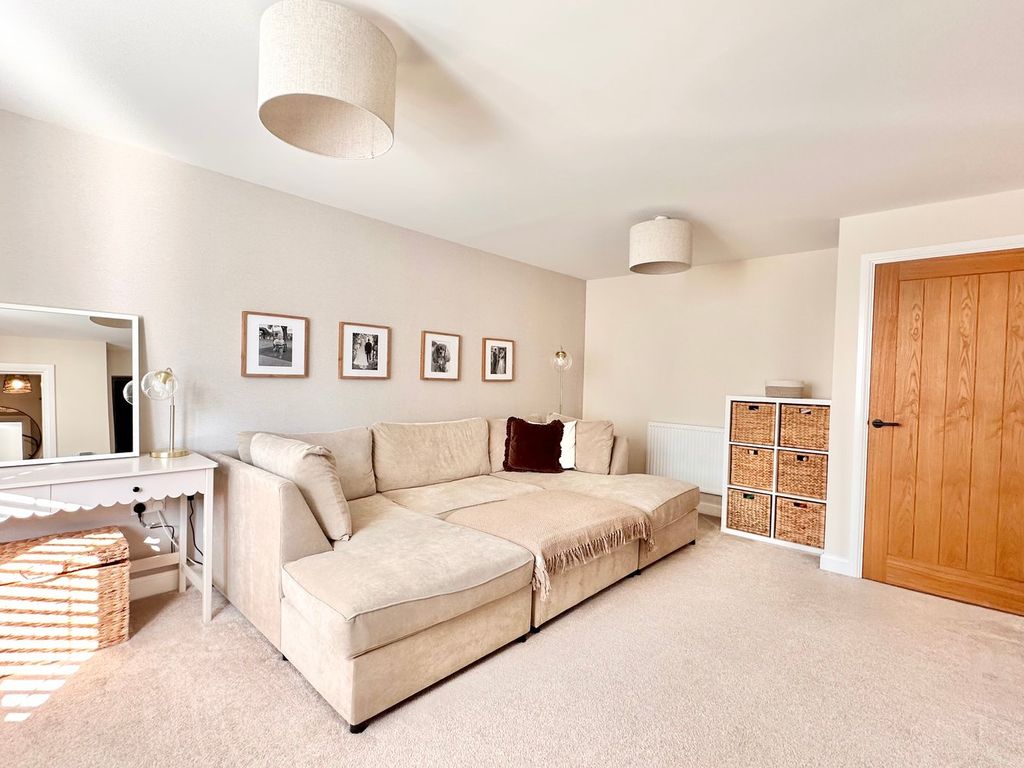 Property photo 2 of 23