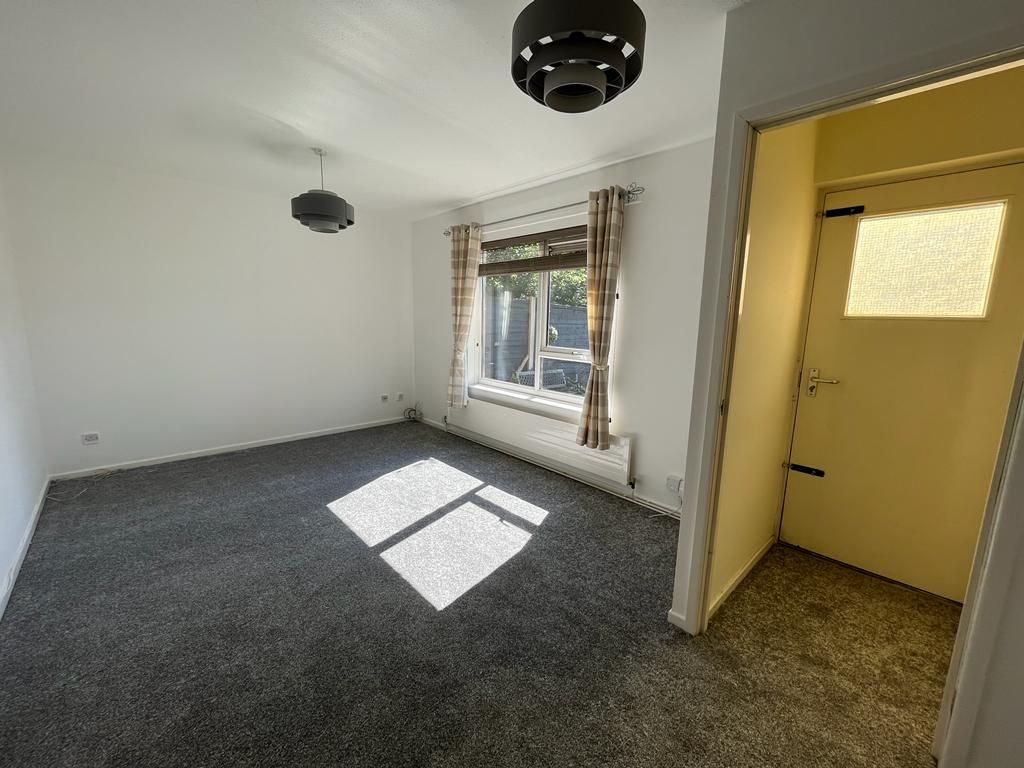 Property photo 3 of 15 Lounge