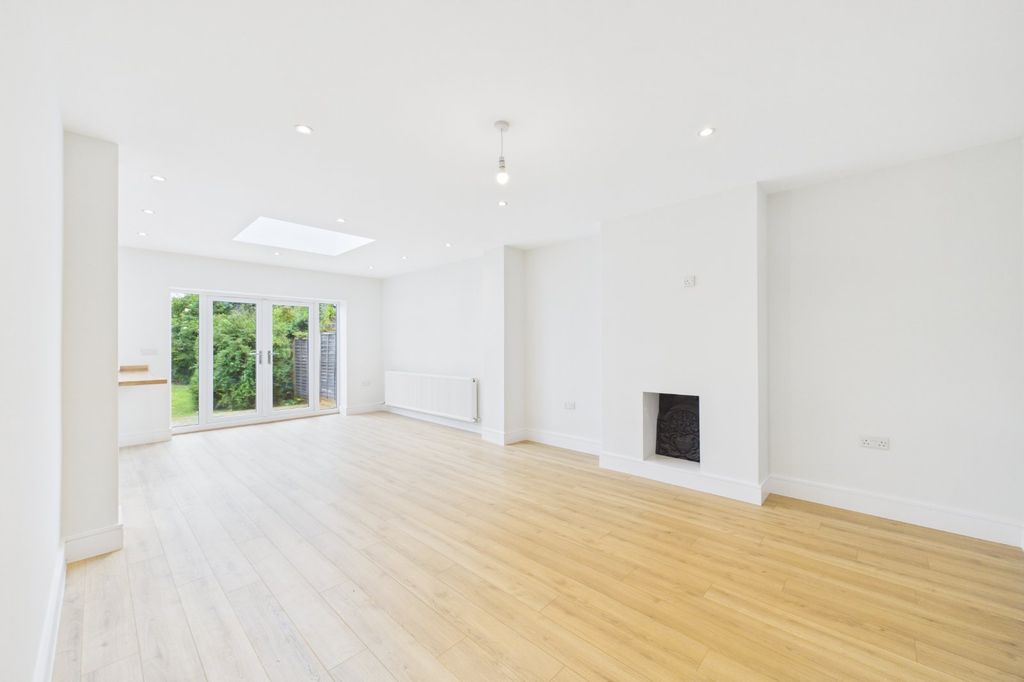 Property photo 3 of 12 Picture No. 06