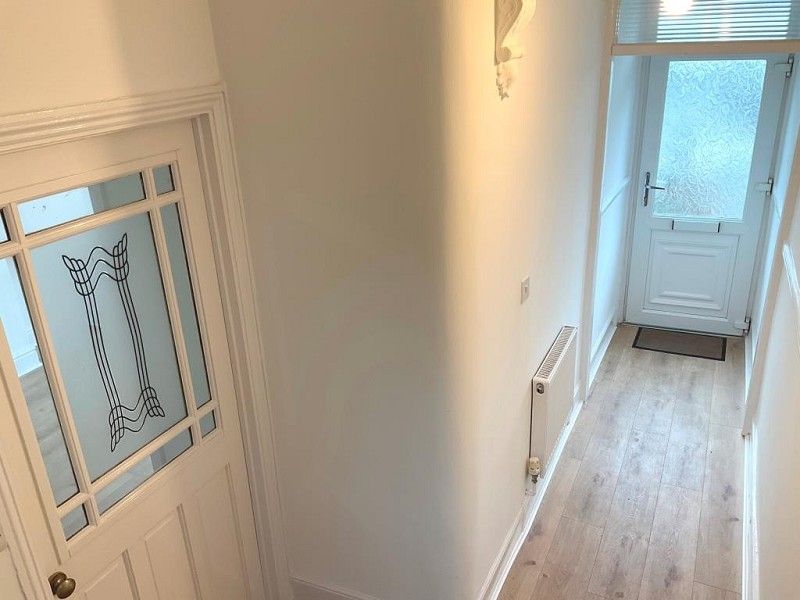 Property photo 2 of 19 Entrance Hall