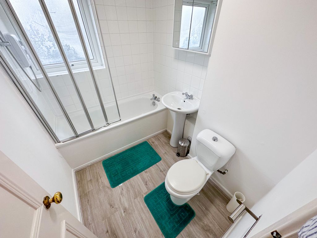 Property photo 3 of 4