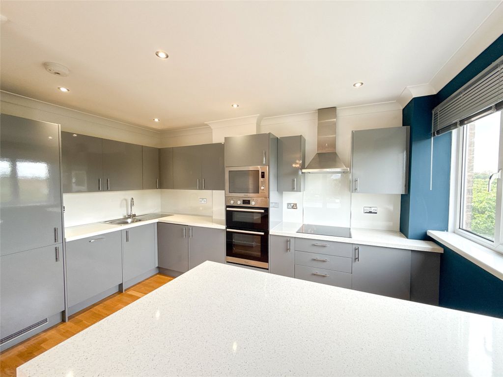 Property photo 2 of 19 Kitchen