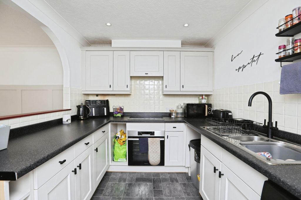 Property photo 3 of 17 Pbox-Img.Jpg