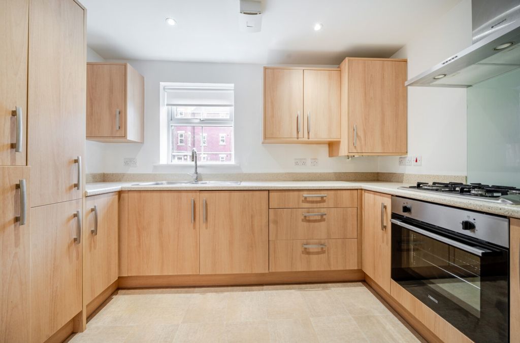 Property photo 2 of 10 1383348-2-691c4Ad4Dacd4