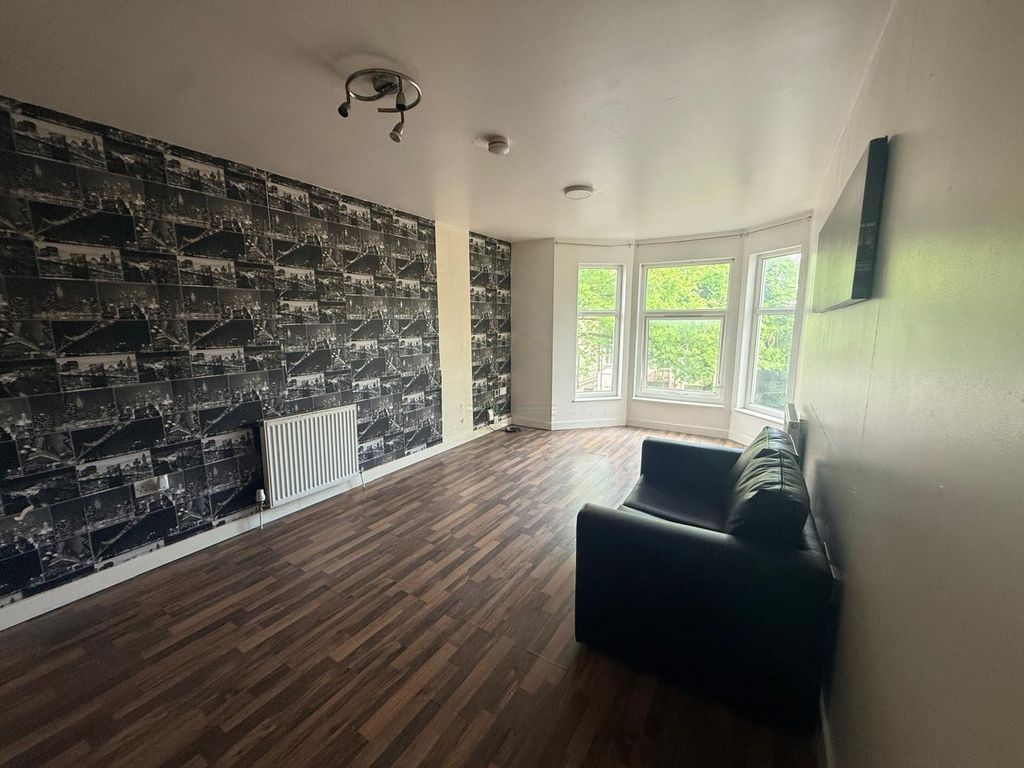 Property photo 1 of 4