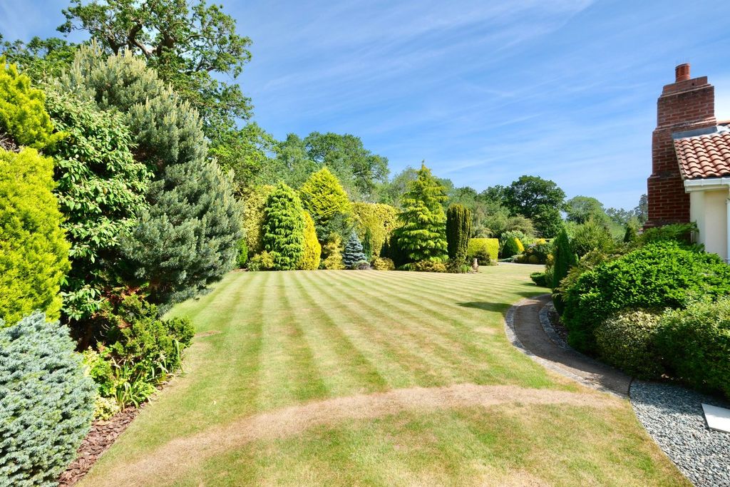 Property photo 3 of 37