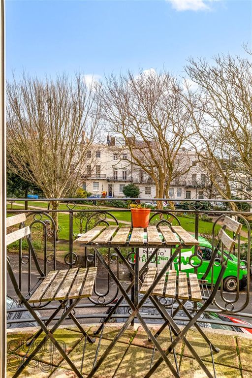 Property photo 2 of 19 Norfolk Square, Dorchester Court, 4-016.Jpg