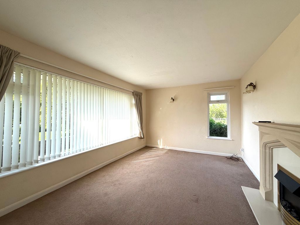Property photo 2 of 18 8