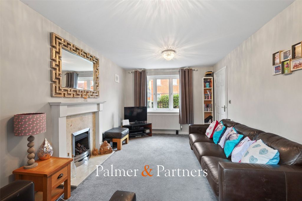 Property photo 2 of 23 Picture No. 15