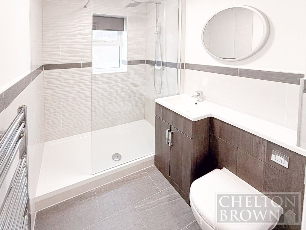 Property photo 3 of 11 Bathroom
