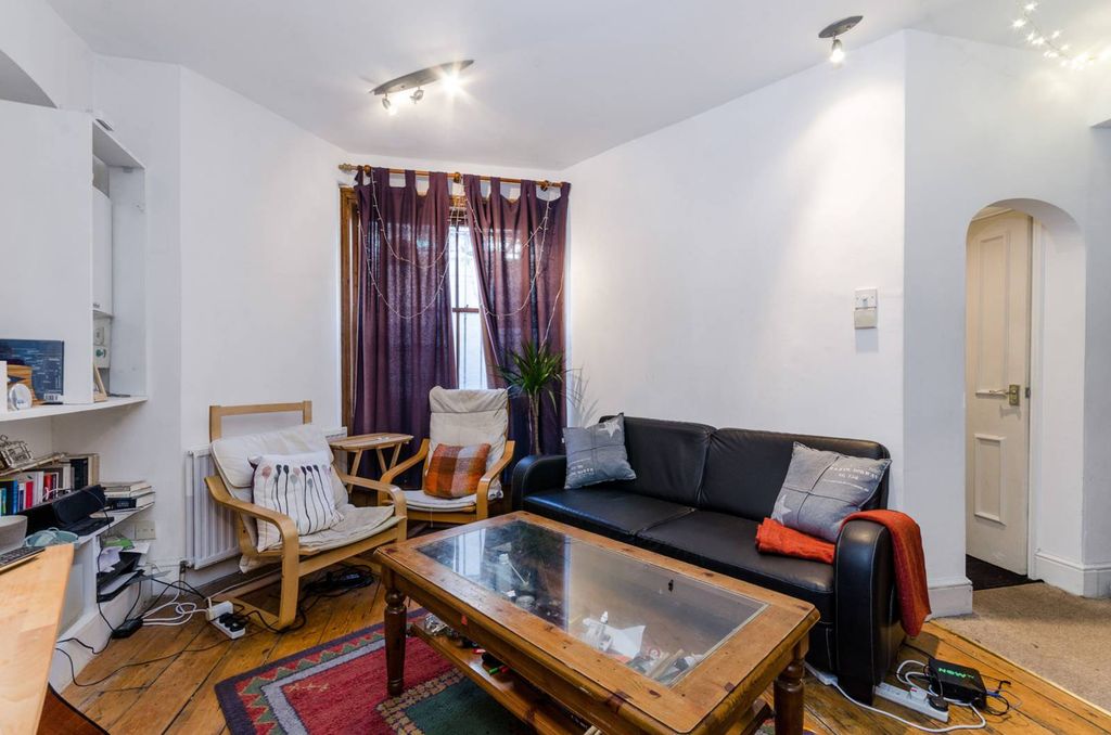 Property photo 1 of 6