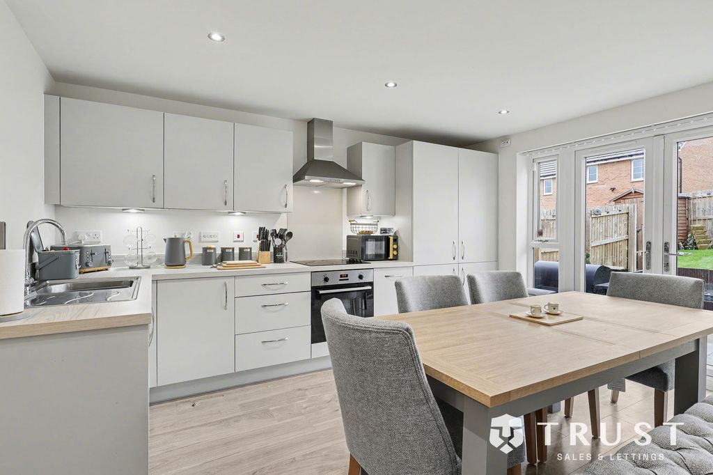 Property photo 3 of 26