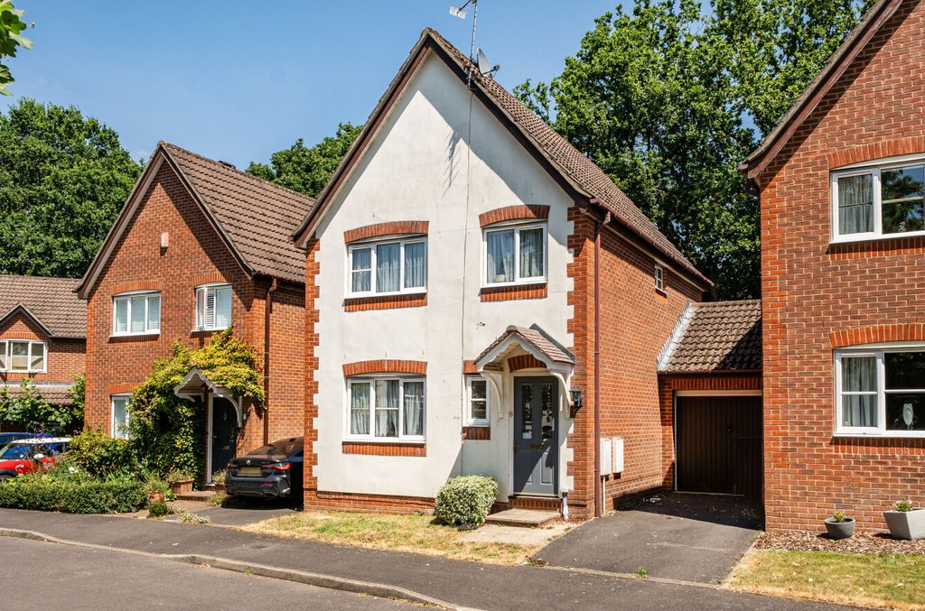 Property photo 1 of 13 1492932-2-6A5781c...