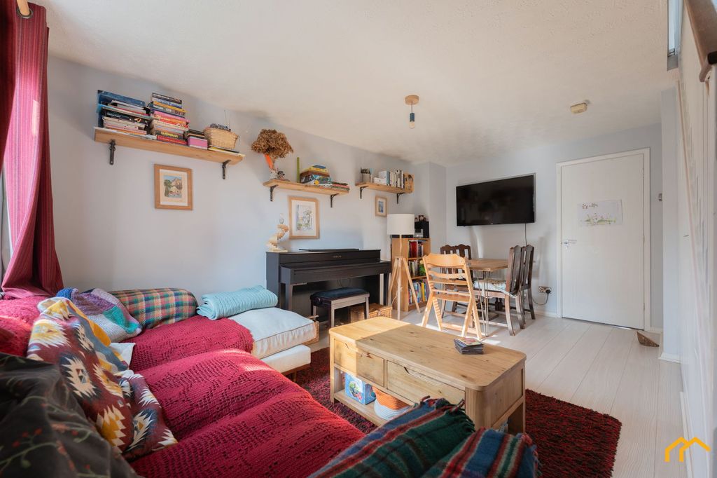 Property photo 2 of 23