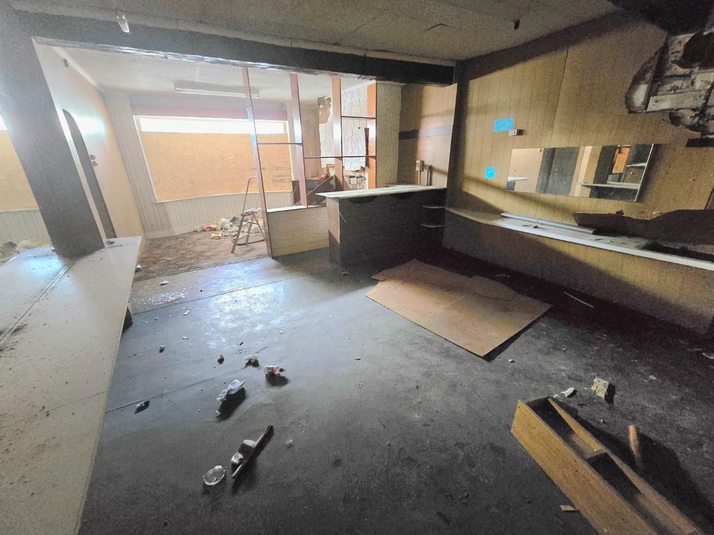 Property photo 3 of 16 Ground Floor