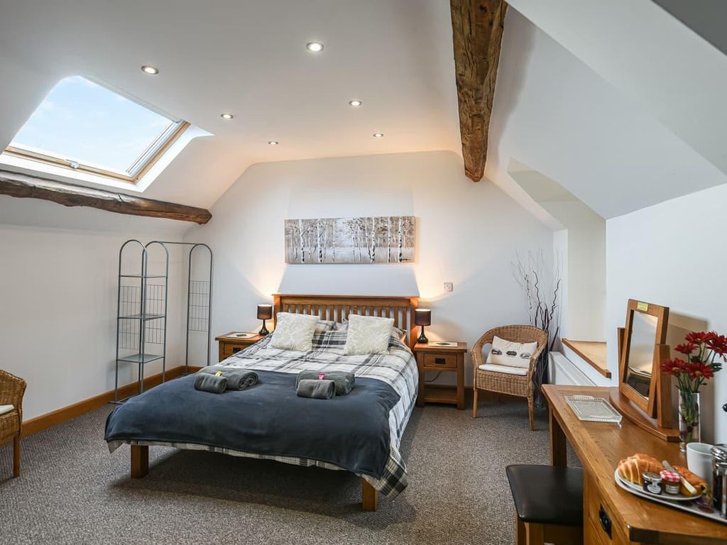 Property photo 3 of 22 Master Bedroom