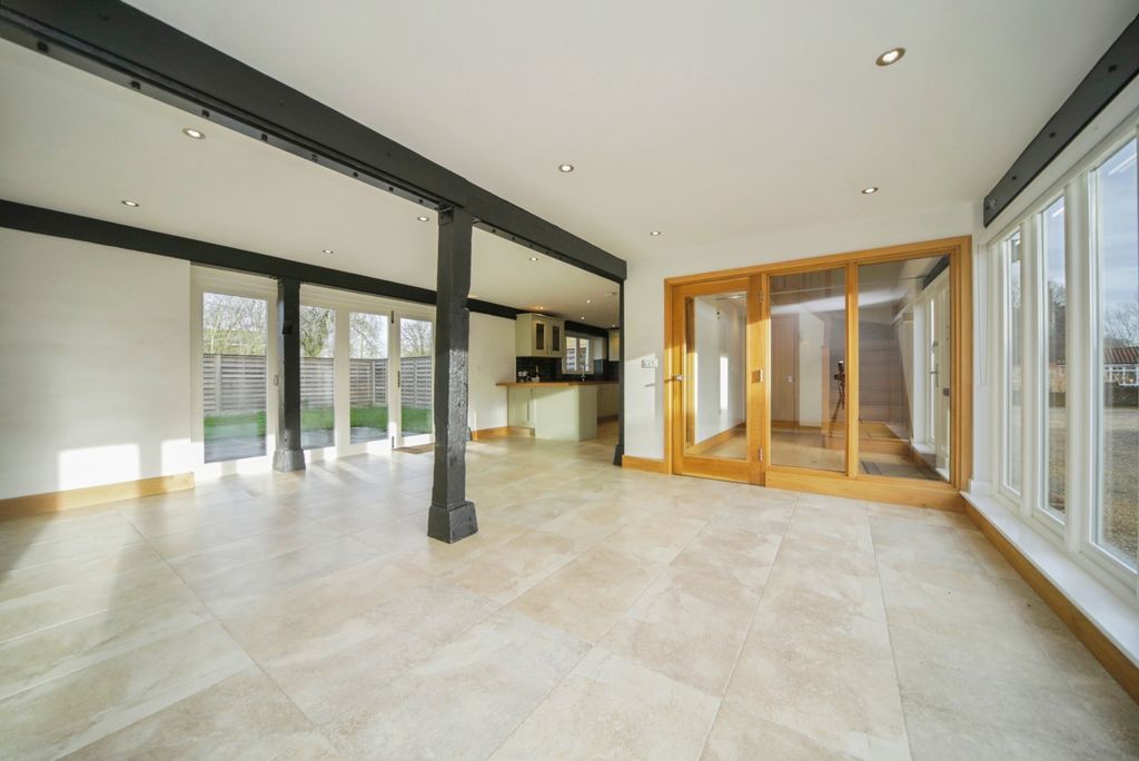 Property photo 3 of 30 Pbox-Img.Jpg